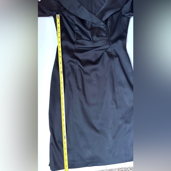 Kay Unger Portrait Black Satin V-Neck Shawl Collared Sheath Evening Dress Size 8 - Picture 9 of 10
